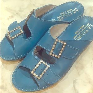Fun turquoise sandals!